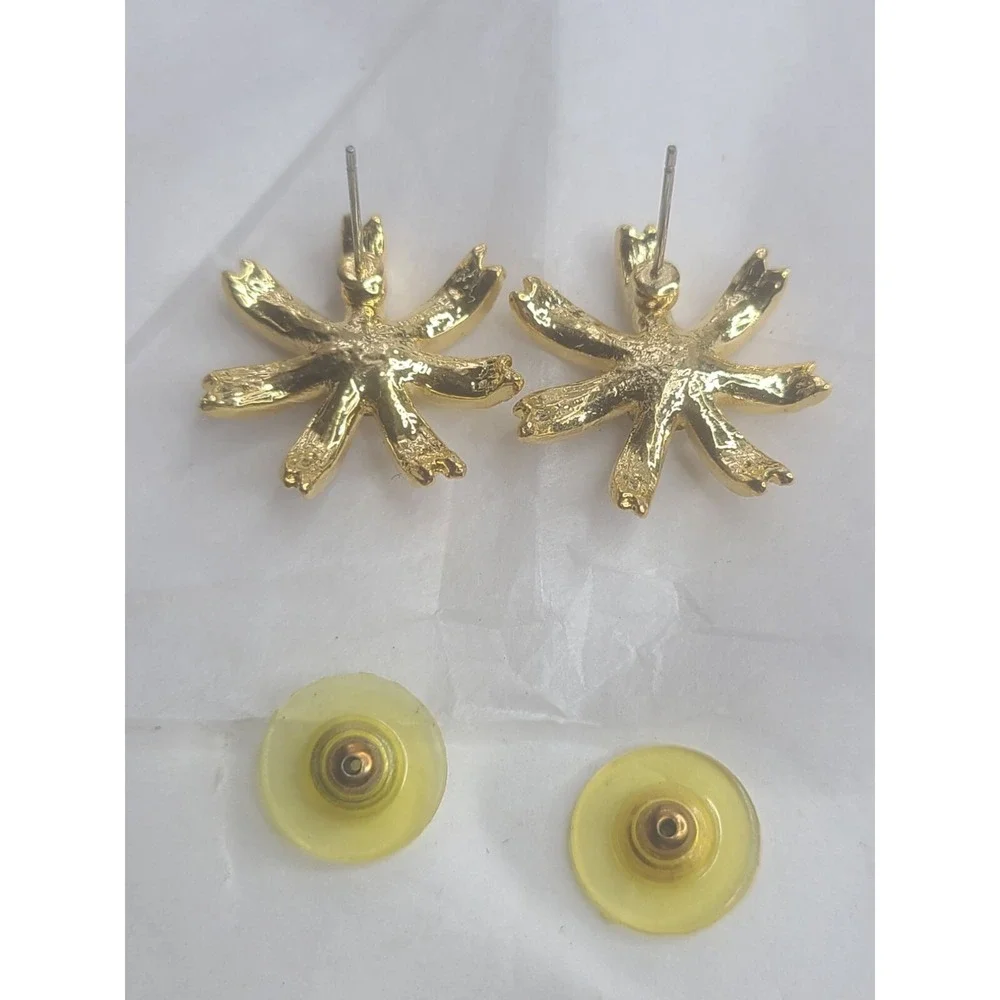 Goldtone Rhinestone Flower Earrings Pierced Post Stud